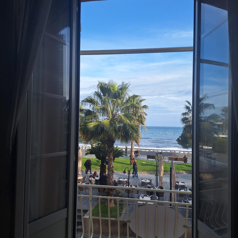 View (from property/room), Balcony/Terrace, Sea view