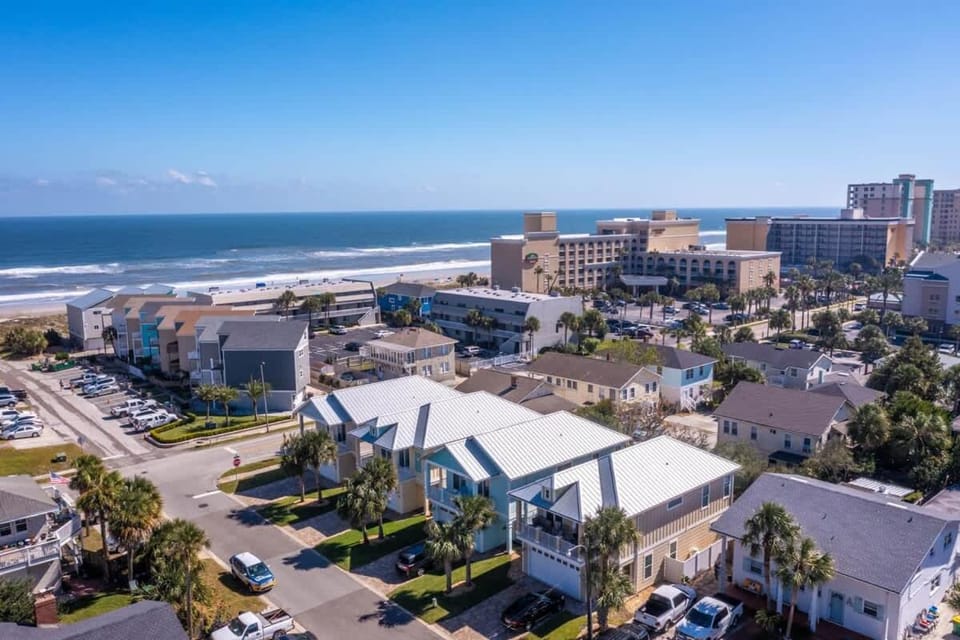 Casa Al Mare - Block from Beach Ocean View House in Jacksonville Beach