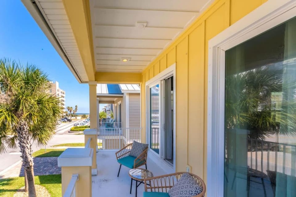 Casa Al Mare - Block from Beach Ocean View House in Jacksonville Beach