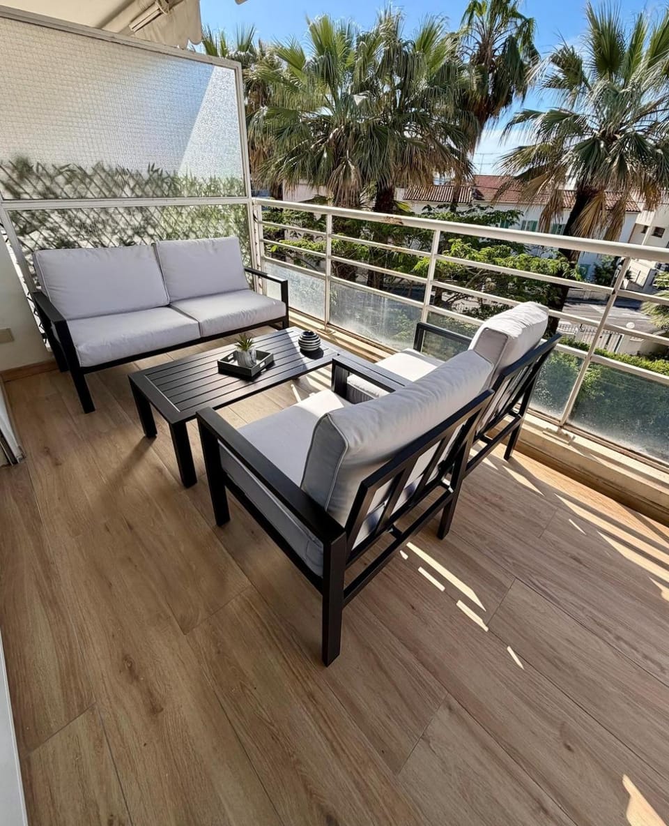 Studio 5 min à pied de la plage, Parking et climatisation - Golfe Juan Apartment in Antibes