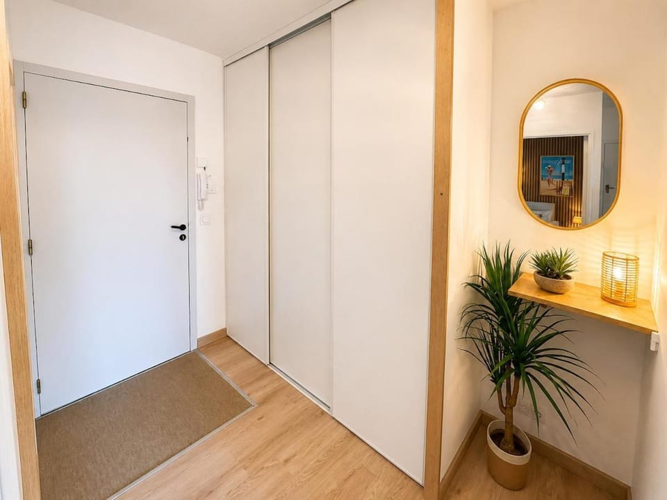 Vue Mer - plage & Casino à 50 m - Parking Apartment in Nouvelle-Aquitaine
