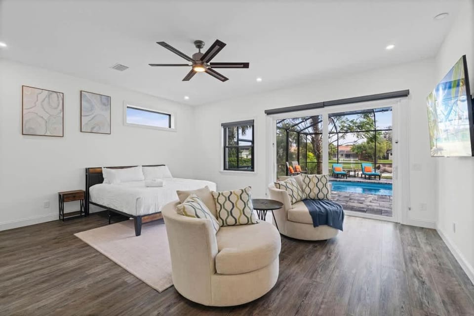 Coastal Luxe Retreat - Team Joseph Ellen House in Palm Coast