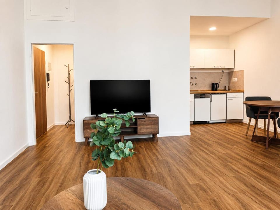 TV and multimedia, Kitchen or kitchenette, Dining area