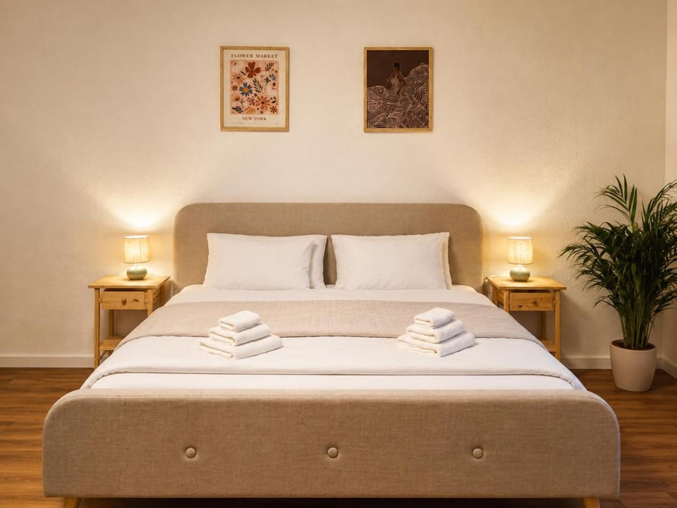 Bed, Photo of the whole room, Bedroom