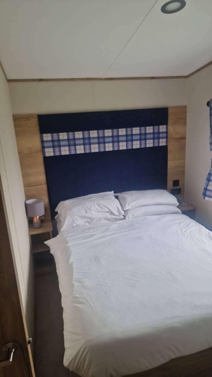Bed, Photo of the whole room, Decorative detail, Bedroom, furniture