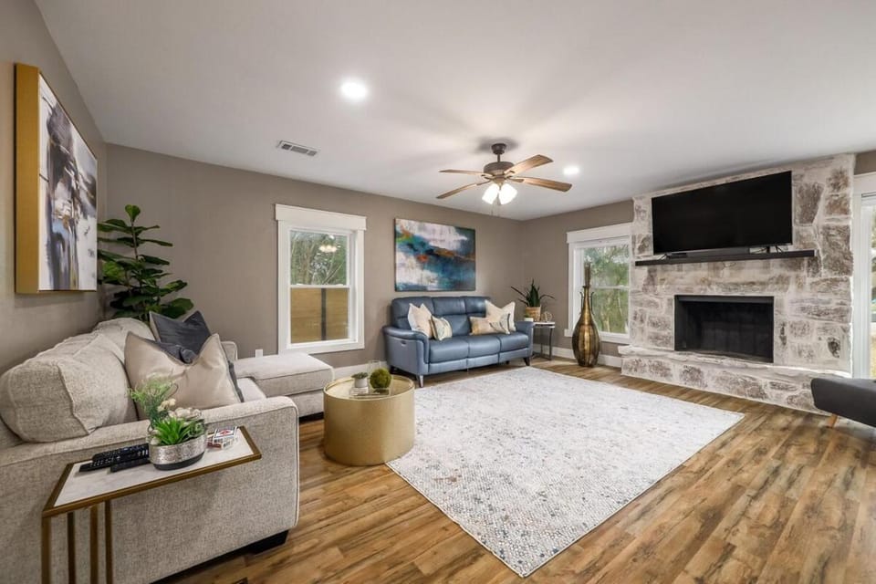 South Austin Large Group Retreat with Swim Spa House in Austin