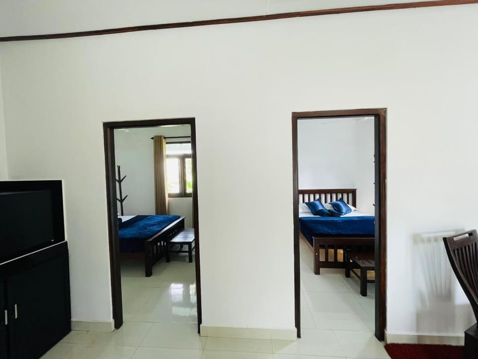Bed, Bedroom, Family
