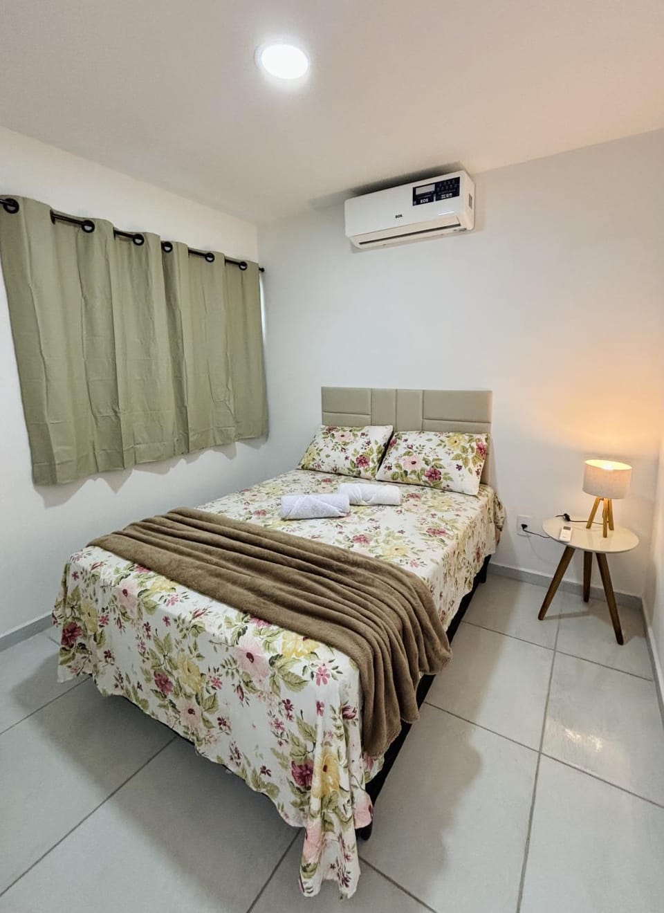 Bed, air conditioner