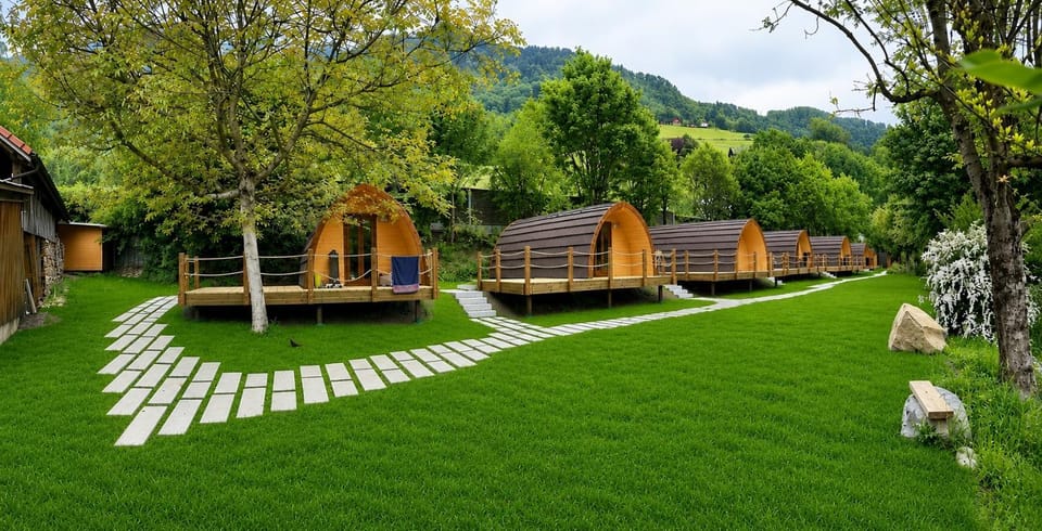 Traumhafter POD-S mit Seesicht - mit Terrasse aber ohne privates WC Campground/ 
RV Resort in Nidwalden