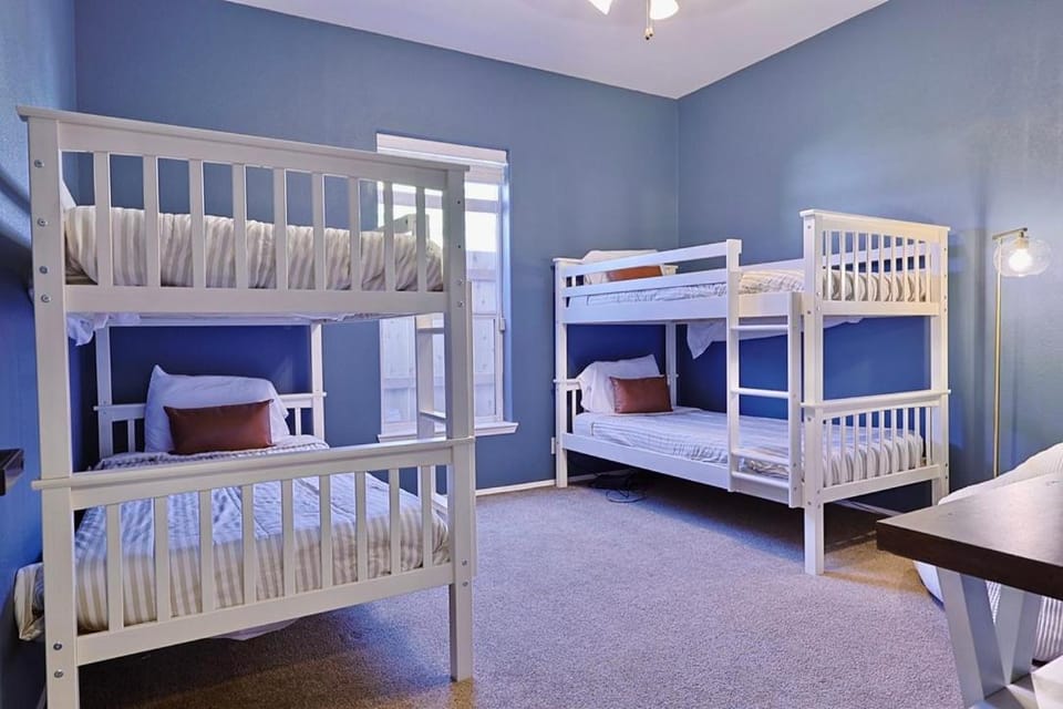 Happy's Hideaway, Downtown, Hot Tub, Sleeps 12 House in Ellensburg