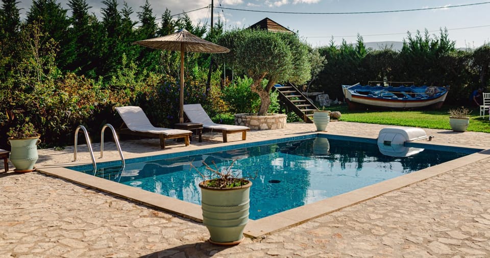 Day, Natural landscape, Garden, Garden view, Pool view, Swimming pool, sunbed