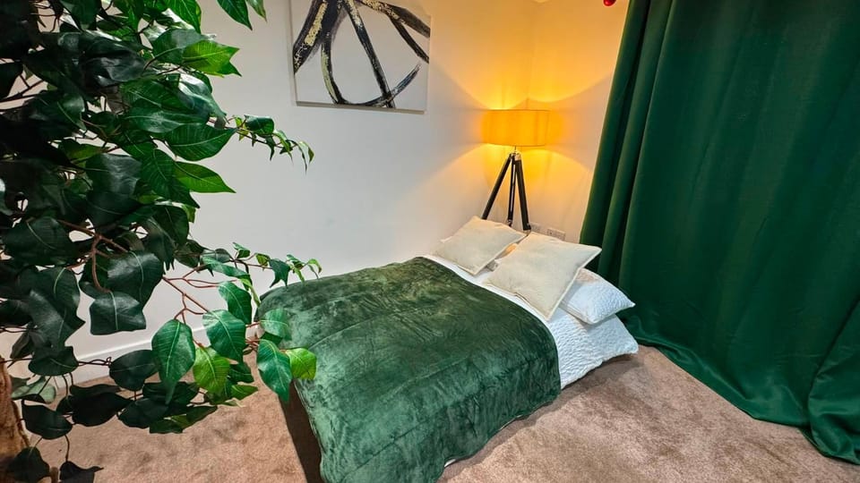 Bed, Living room