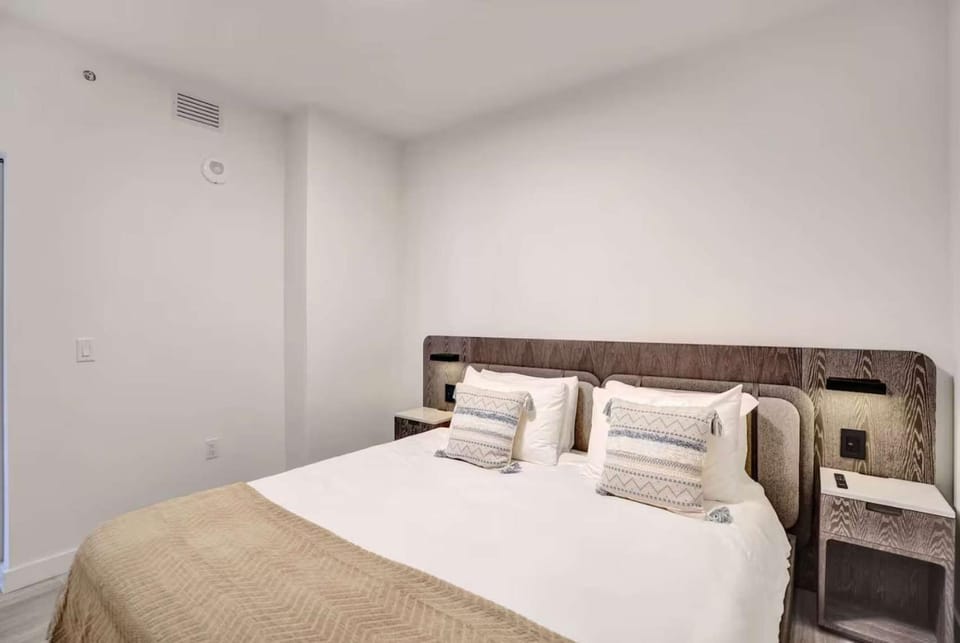 Miami Beach Family Friendly Luxury Condo Sea Views House in Miami Beach
