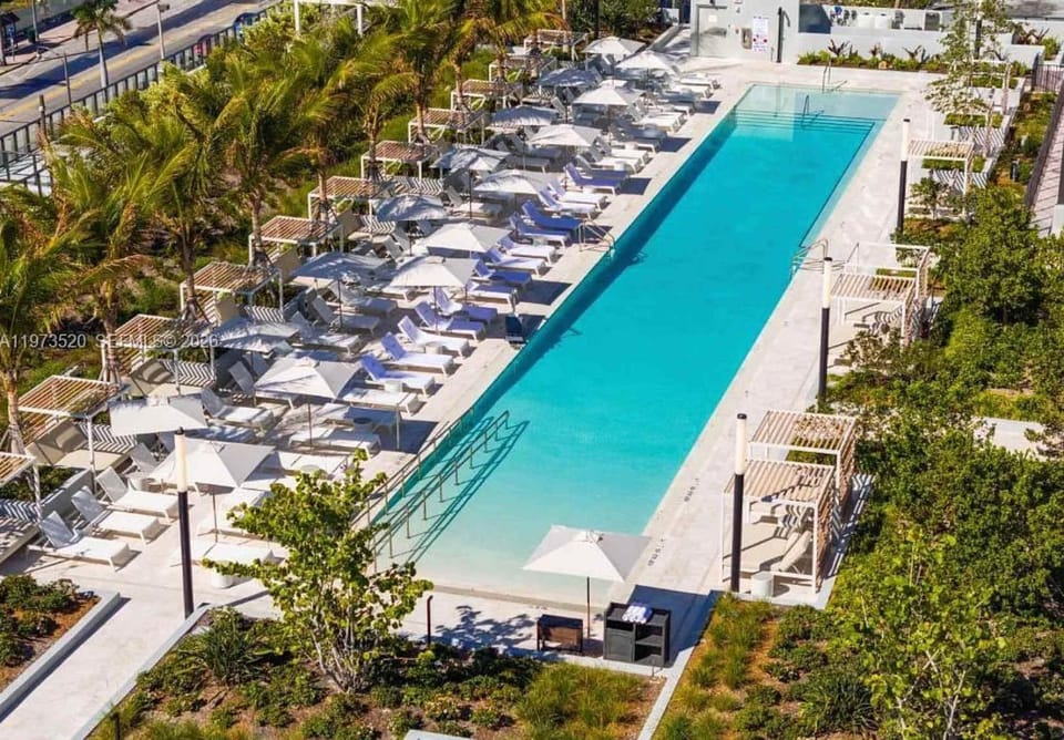 Miami Beach Family Friendly Luxury Condo Sea Views House in Miami Beach