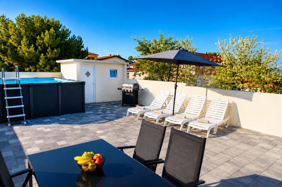 Summer, BBQ facilities, View (from property/room), Seating area, Pool view, Swimming pool, Swimming pool, Swimming pool, sunbed