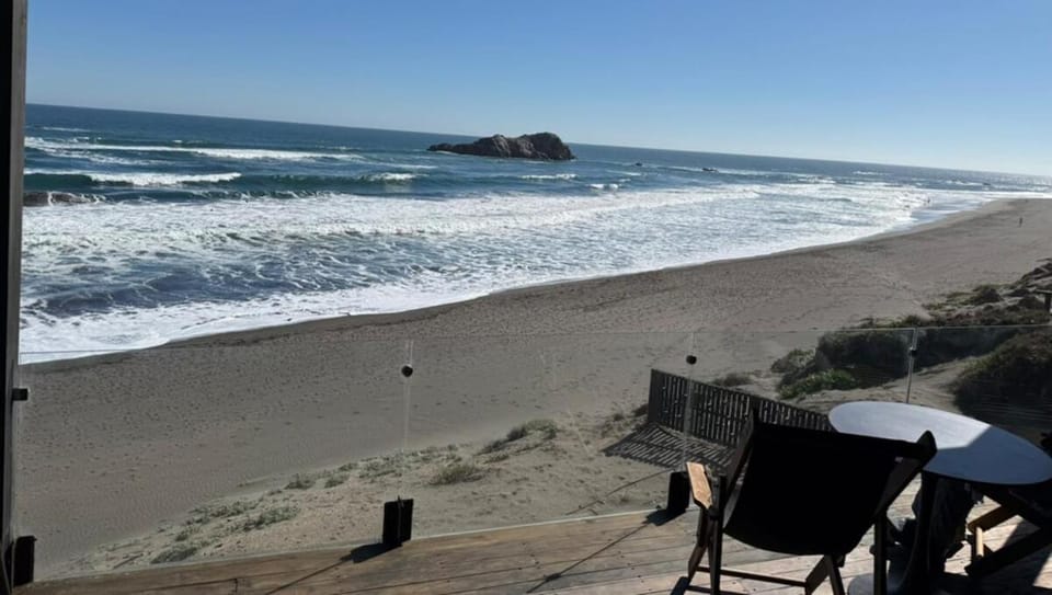 QBOS PROA Arquitectura frente al mar, Matanzas Apartment in O'Higgins, Chile