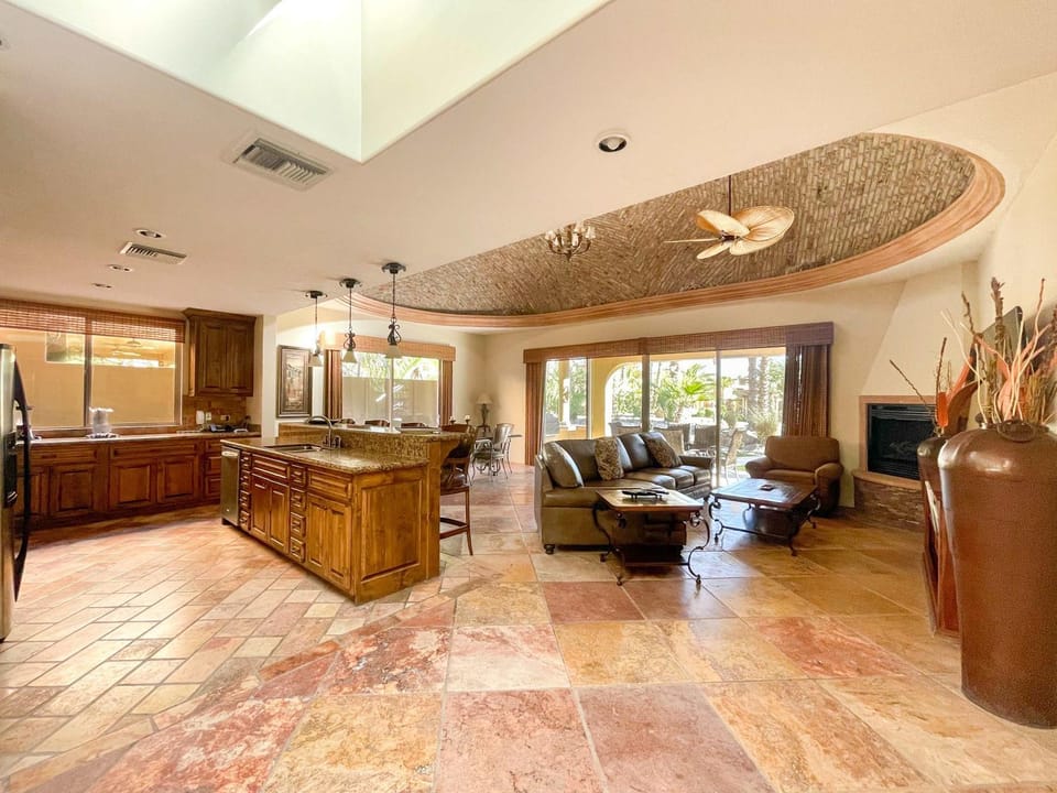 3BR Sandy Beach Villa Pools & Beach Access Villa in Rocky Point
