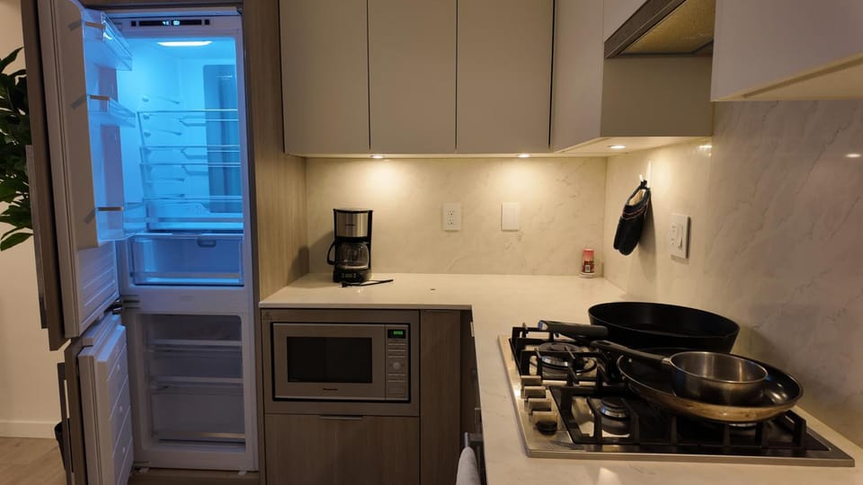 Cozy 1 bed executive suit Apartment in Surrey
