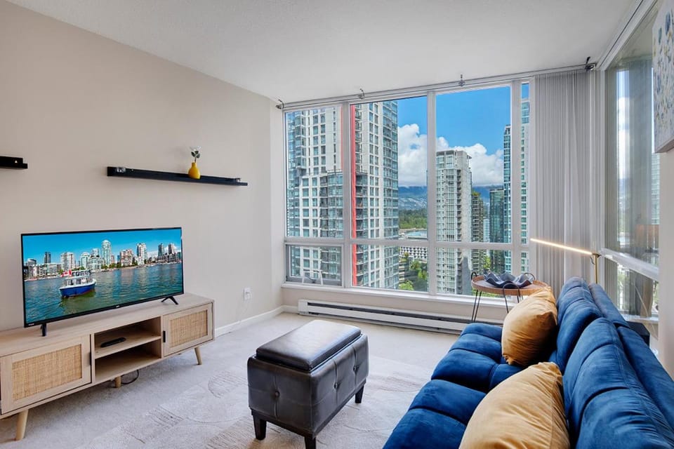 Upscale Designer Apartment in Prime Downtown Location! Apartment in Vancouver