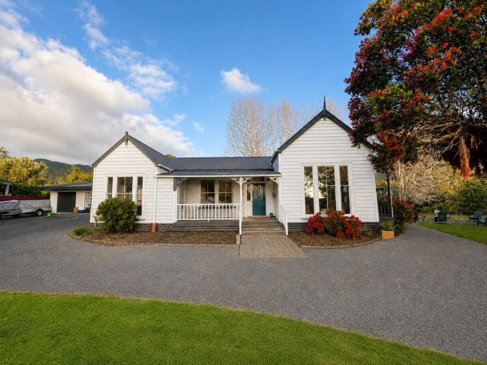 Coro Lodge - Sleeps 18 - 7BR - 5 ensuites House in Coromandel