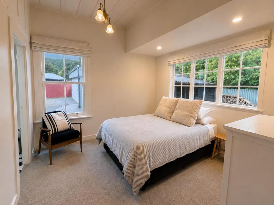 Coro Lodge - Sleeps 18 - 7BR - 5 ensuites House in Coromandel