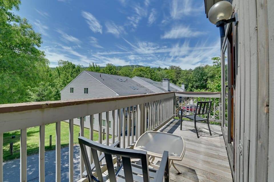 Hike, Bike & Ski! Condo Steps to Mount Snow Resort House in Mount Snow