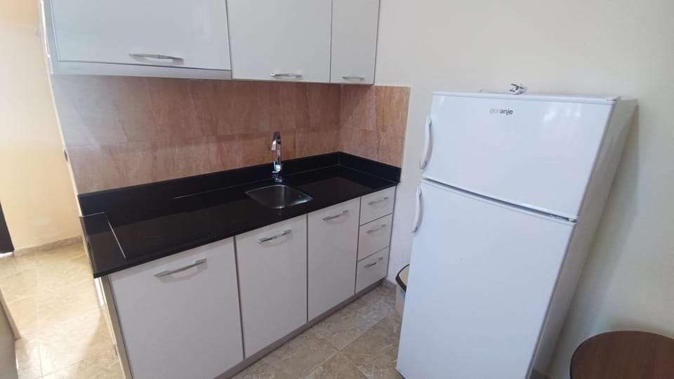 ℰ`ℋ Hotel - Velipoje rruga nr 7 Hotel in Montenegro