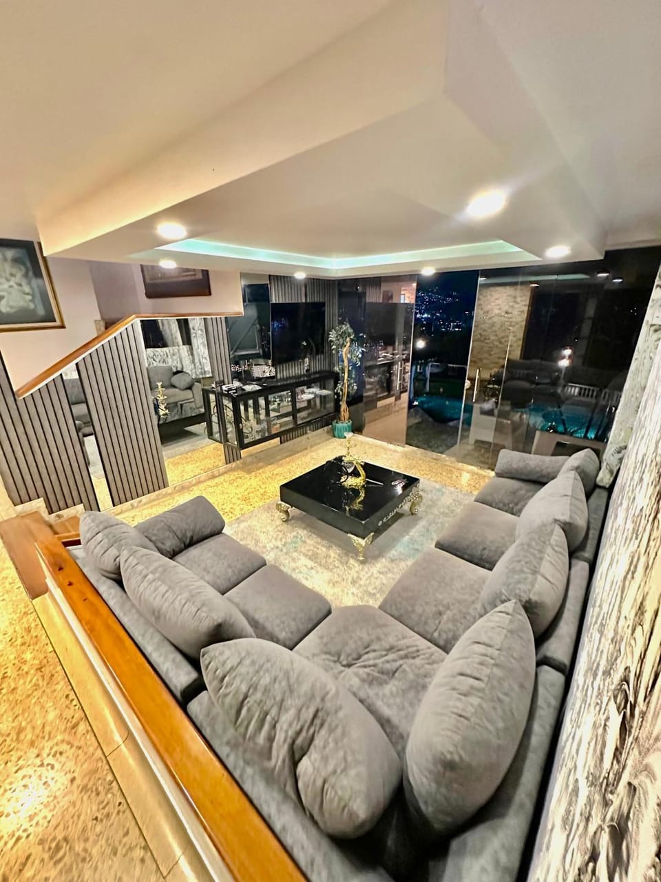 Communal lounge/ TV room