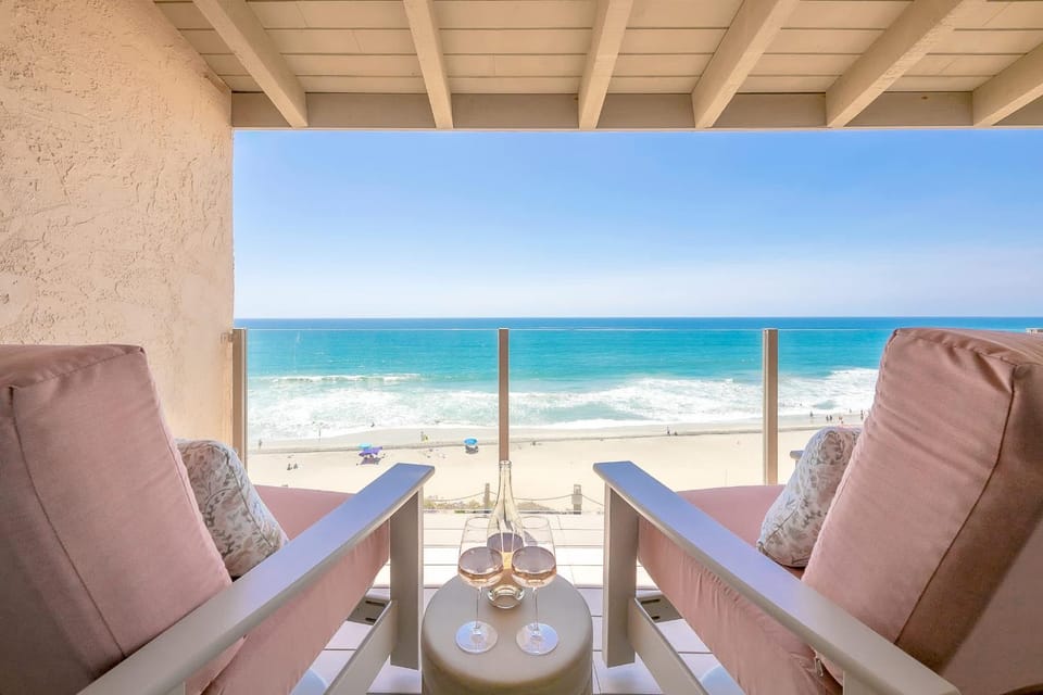 Moonlight & Waves - Oceanfront Solana Beach House in Solana Beach