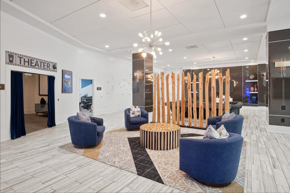 Communal lounge/ TV room