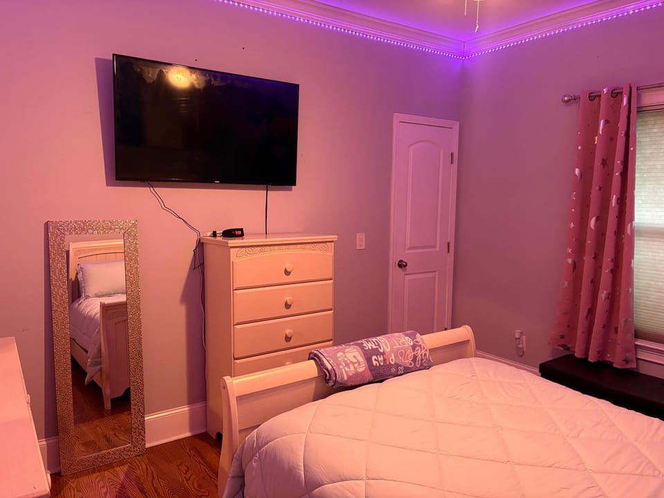 Home 10 minutes Mercedes Benz Stadium Bed and Breakfast in Atlanta
