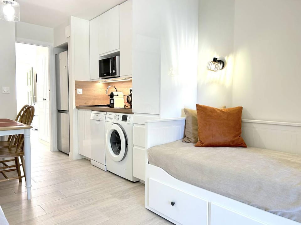Appartement climatisé, vue mer - 4 pers. - FR-1-251-950 Apartment in Le Lavandou