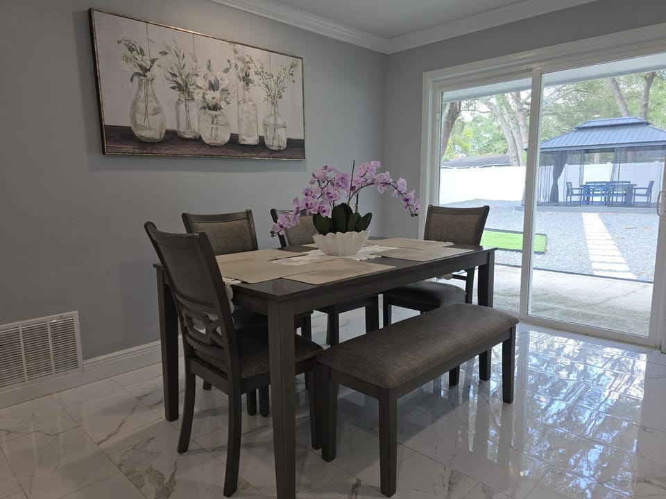 Patio, Dining area