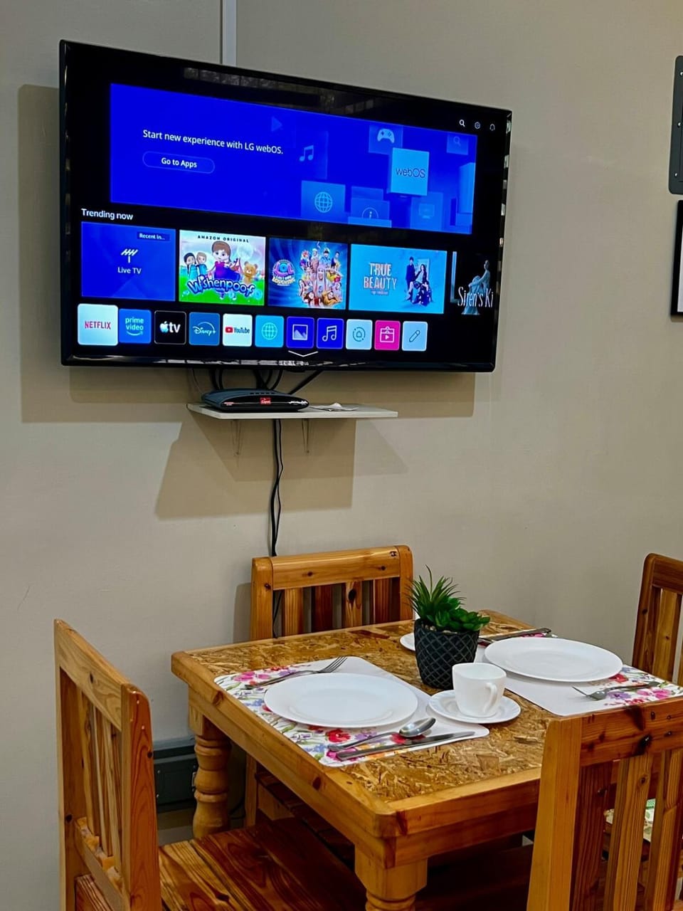 TV and multimedia, Dining area