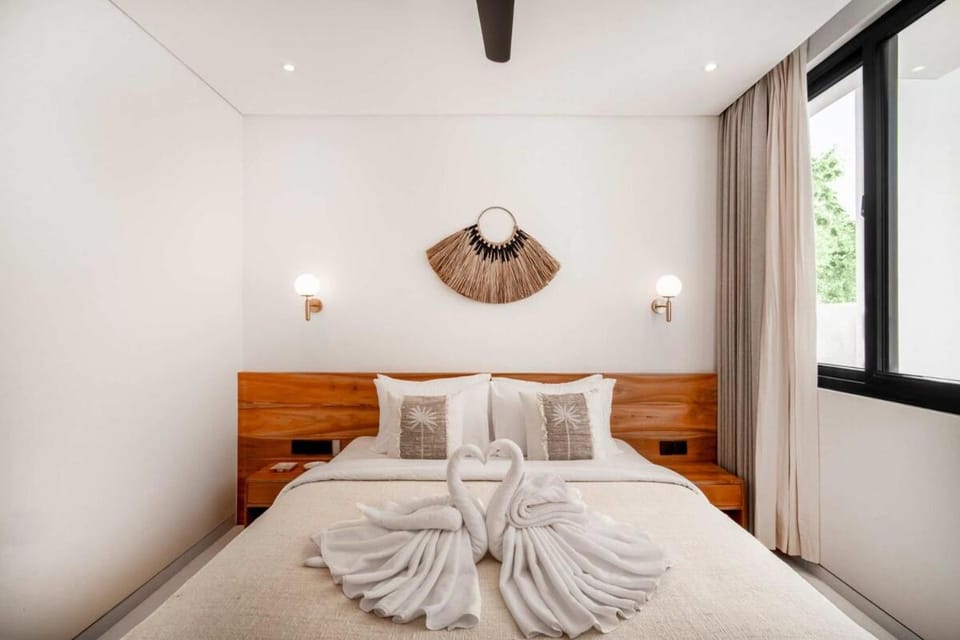 Six Palm 4 - 2BR Villa With Rooftop Near Padang Beach Villa in Bali