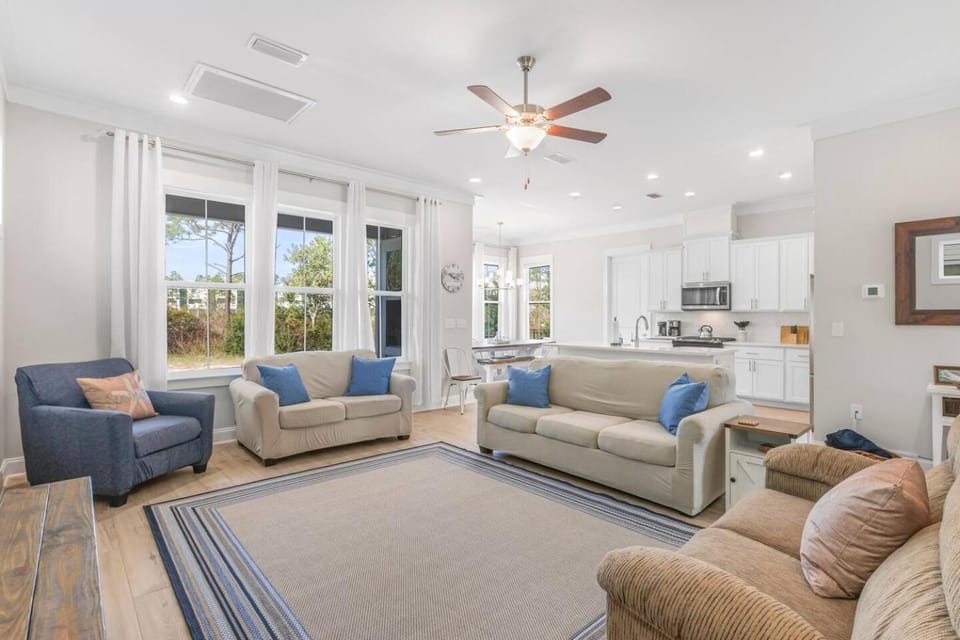 4 bath 6 bed-2 kings! Patio, firepit, pool, beach! House in Orange Beach