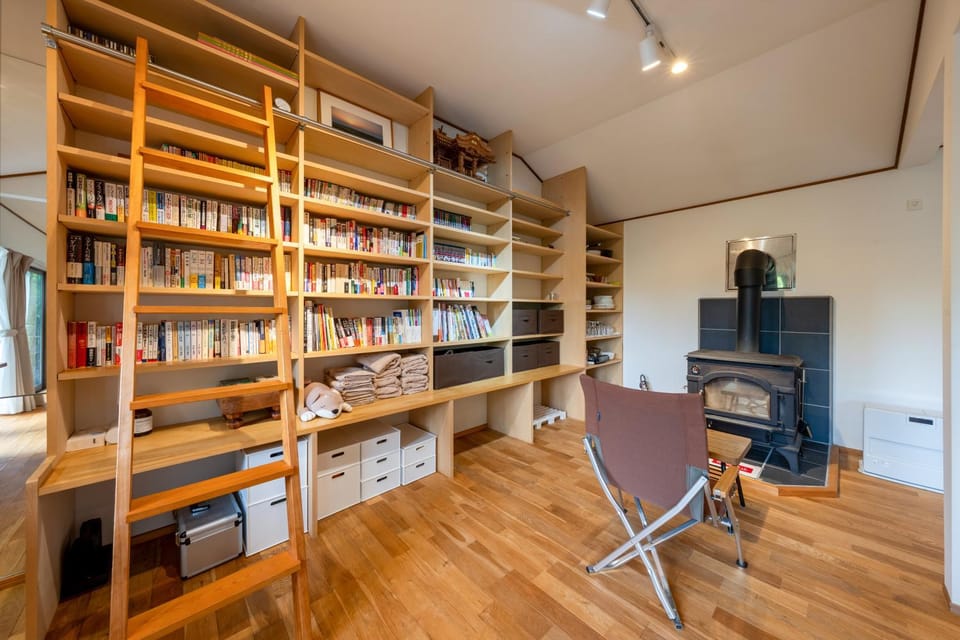 Other, Photo of the whole room, Seating area