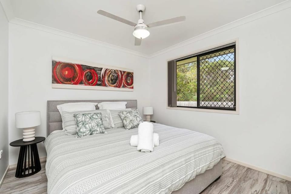 Stylish 4BR Family Home House in Hervey Bay