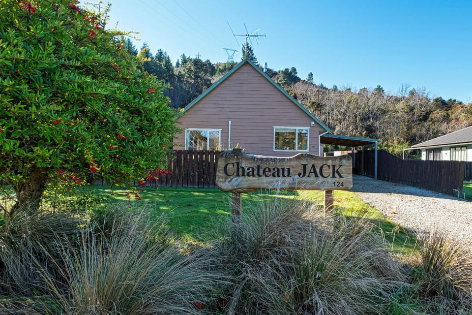 124 Jacks Pass Road House in Hanmer Springs