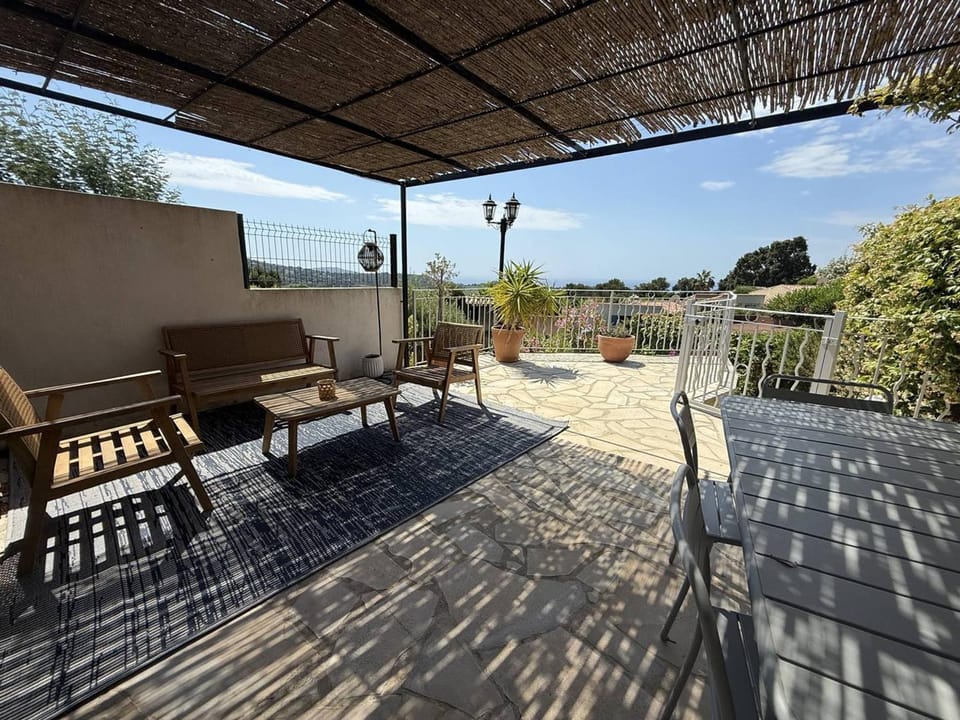 Mas vue mer - 4+ personnes - FR-1-726-76 Apartment in La Croix-Valmer