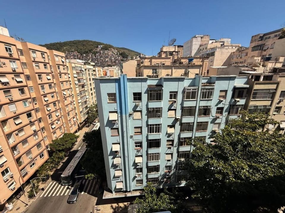 Day, Neighbourhood, Natural landscape, Mountain view, Street view, Location