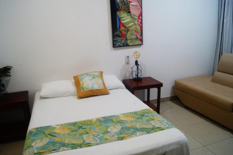Property building, Bed, Photo of the whole room, Bedroom