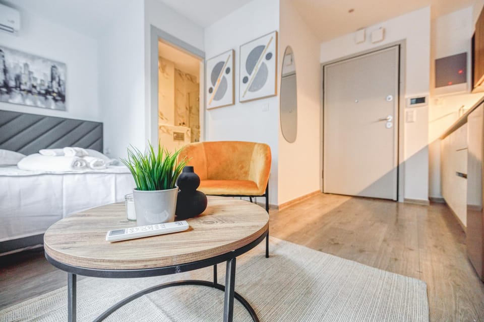 Bed, Seating area, Bedroom, air conditioner