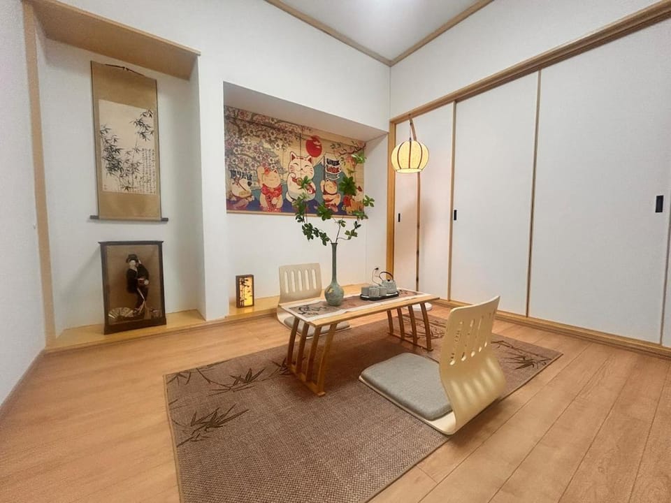 Urban Single-Family Villa 5-Minute Direct JR Access to Tennoji 13-Minute Direct Access to Namba 5-Minute Walk from Hiranoya Station on the Tanimachi JR Double Line 33 Minutes to Nara Villa in Osaka