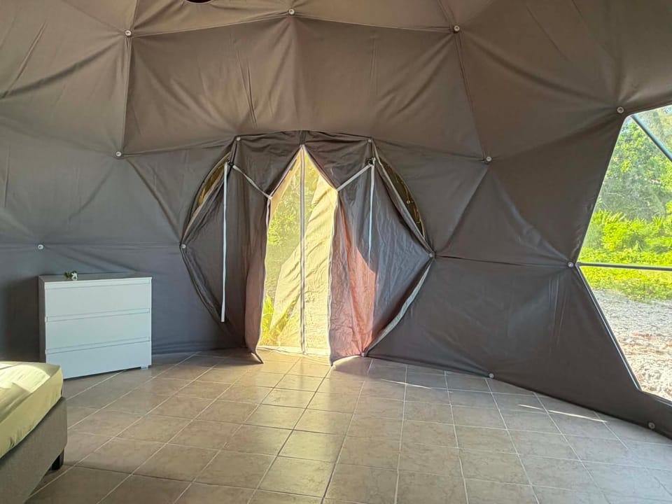 Dôme en face de la Passe de Tiputa Luxury tent in French Polynesia