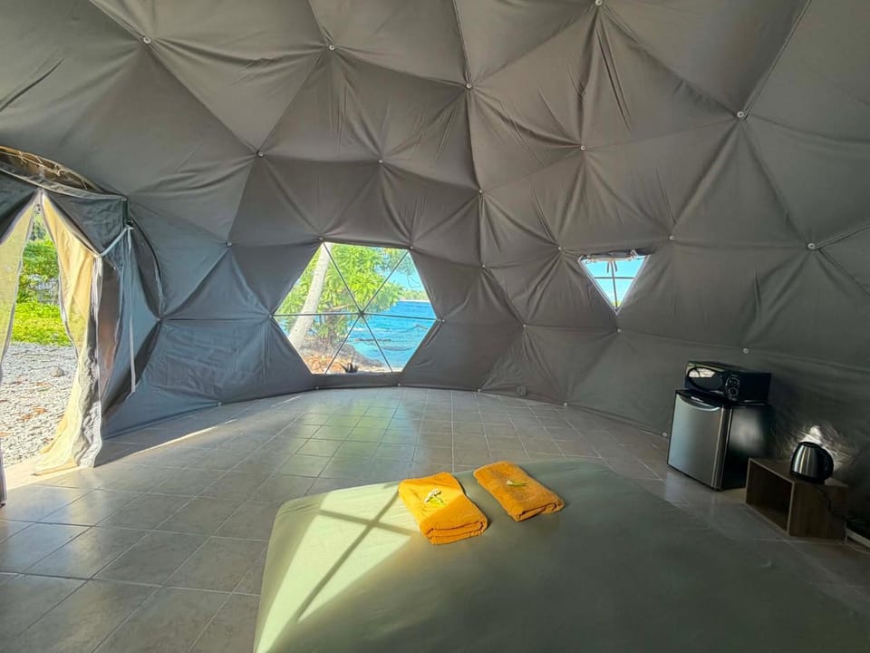 Dôme en face de la Passe de Tiputa Luxury tent in French Polynesia