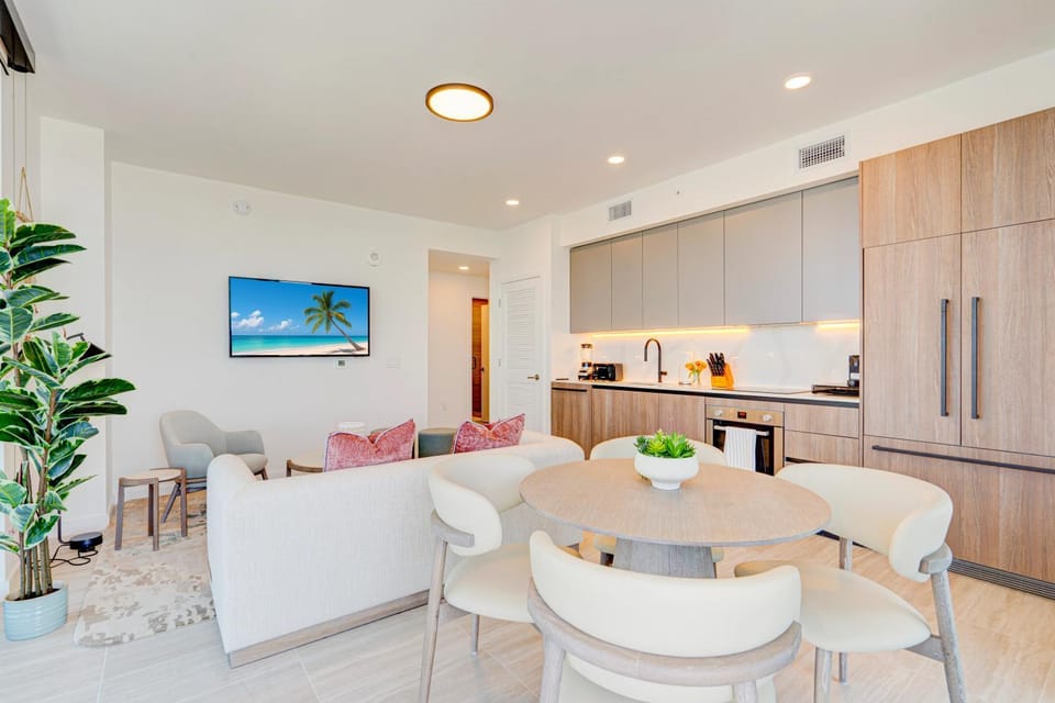 Apex Executive Apartments - Carlyle Avenue FL House in Miami Beach