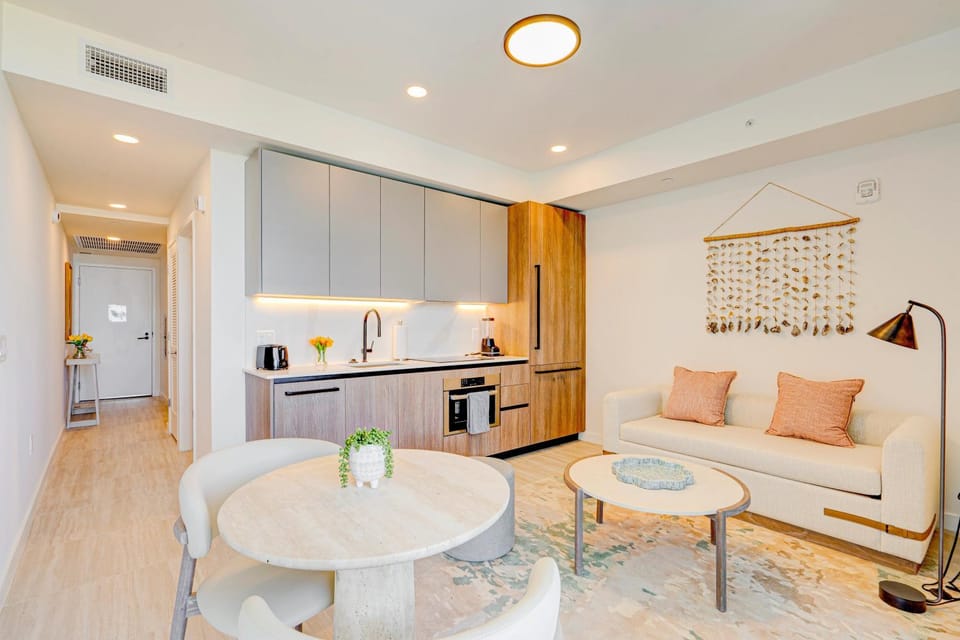 Kitchen or kitchenette, Living room, Seating area