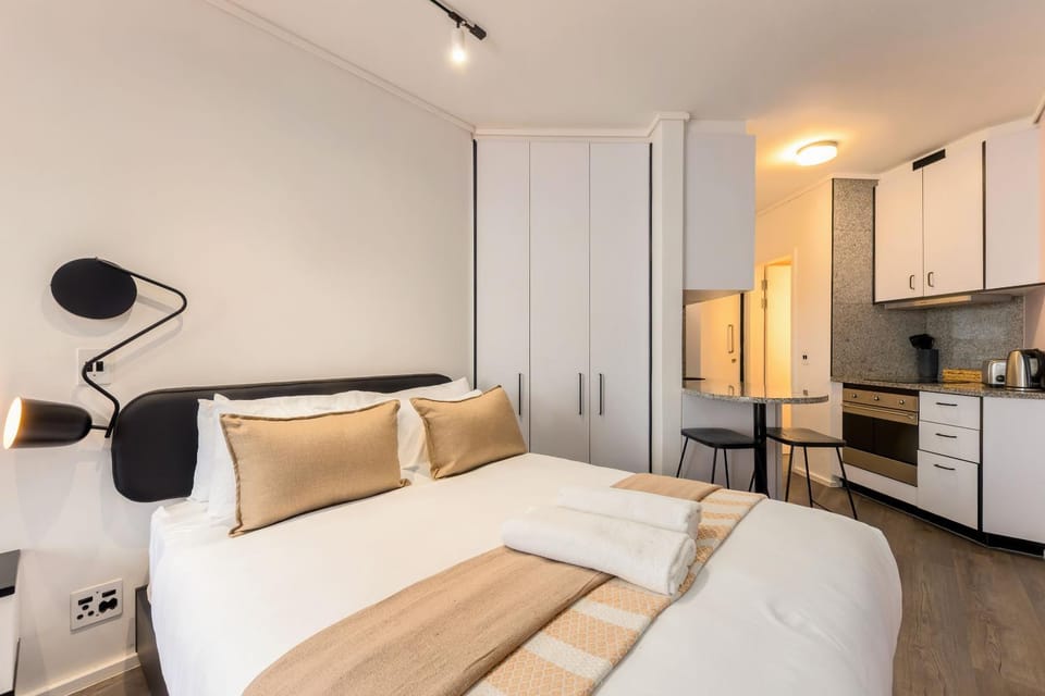 Flamingo 505 - Seapoint Apartment in Sea Point