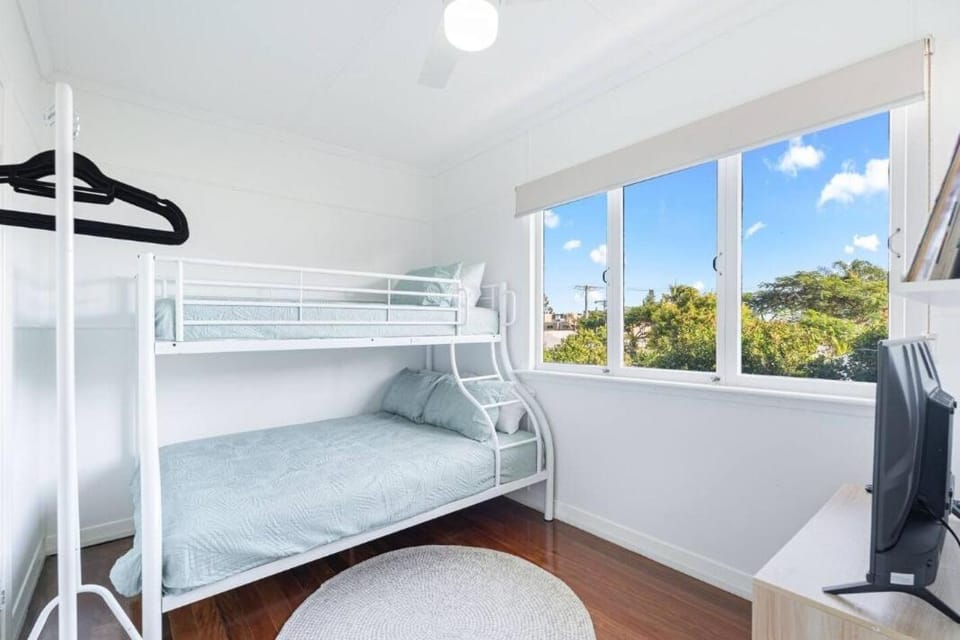 30B Urangan Holiday House (Private Rear Property) House in Hervey Bay